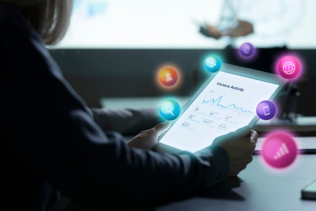 As Formas Mais Fáceis de Monetizar na Internet em 2025: Ganhe Dinheiro Hoje Mesmo! 2 social media marketing concept marketing with applications
