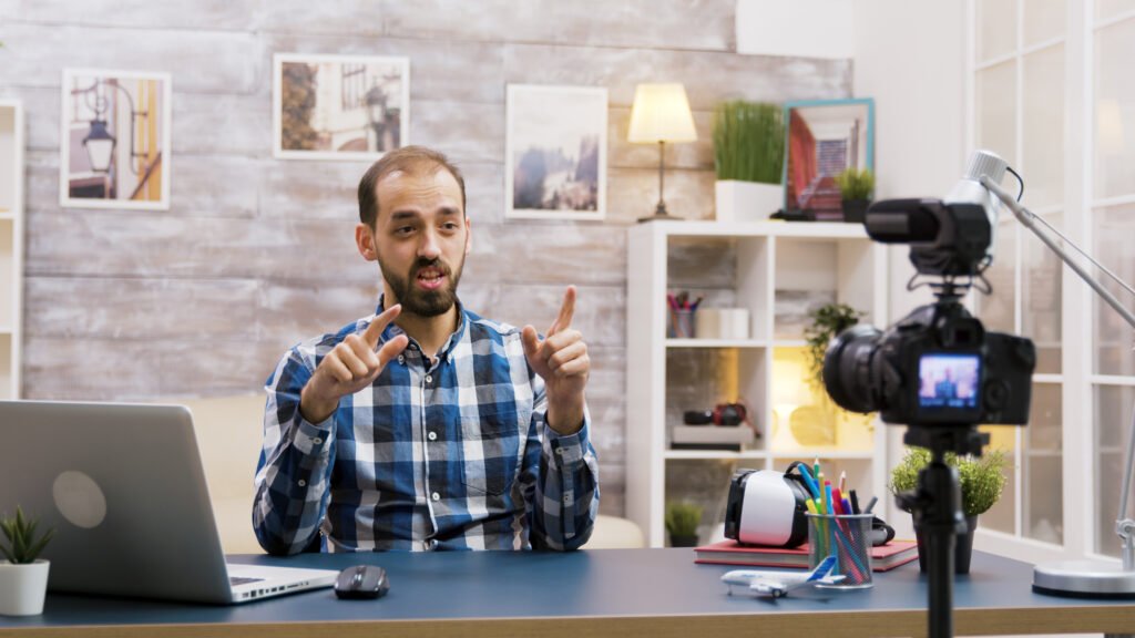 5 Tipos de Canais que NUNCA dão certo no YouTube (e como evitar esses erros) 2 YouTube favorece especialização